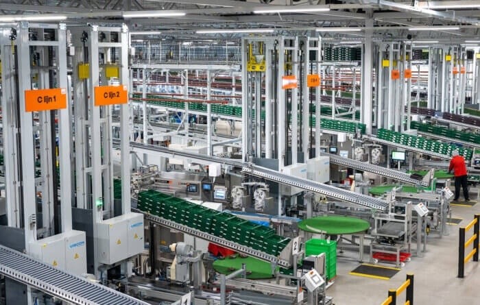 Packing and fulfillment facility
